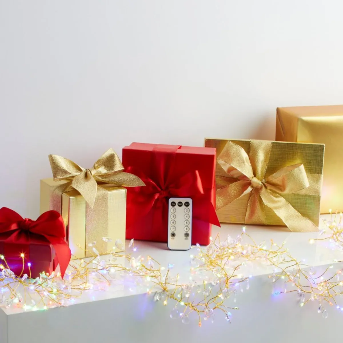 august__leo_handmade_crystal_beaded_multifunction_led_garland_pack_7.webp august & leo Indoor Decor | Handmade Crystal Beaded Multifunction Led Garland 2-Pack