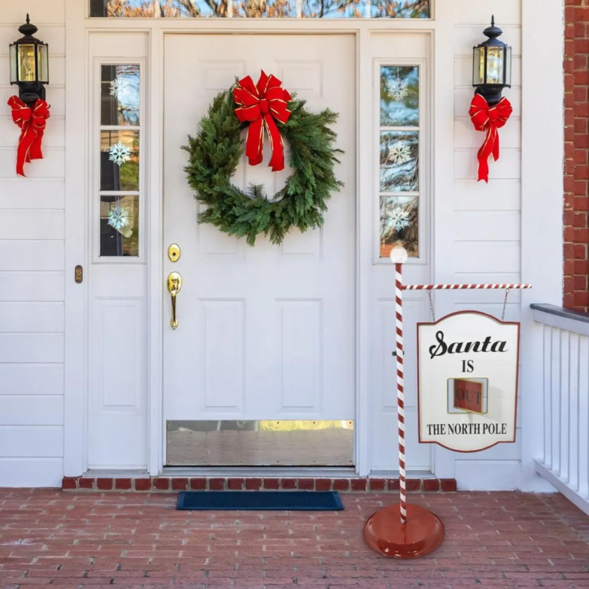 Fraser Hill Farm Outdoor Decor | 4.5 Ft. Lamp Post With Santa Claus North Pole Sign