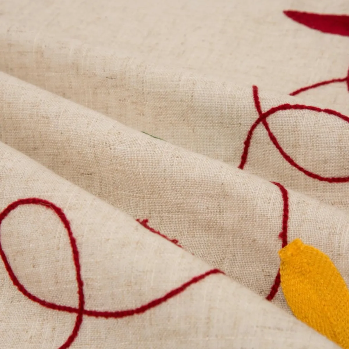 glitzhome_d_merry_christmas_embroidered_linen_christmas_tree_skirt_8.webp Glitzhome Holiday Textiles | 48"D Merry Christmas Embroidered Linen Christmas Tree Skirt