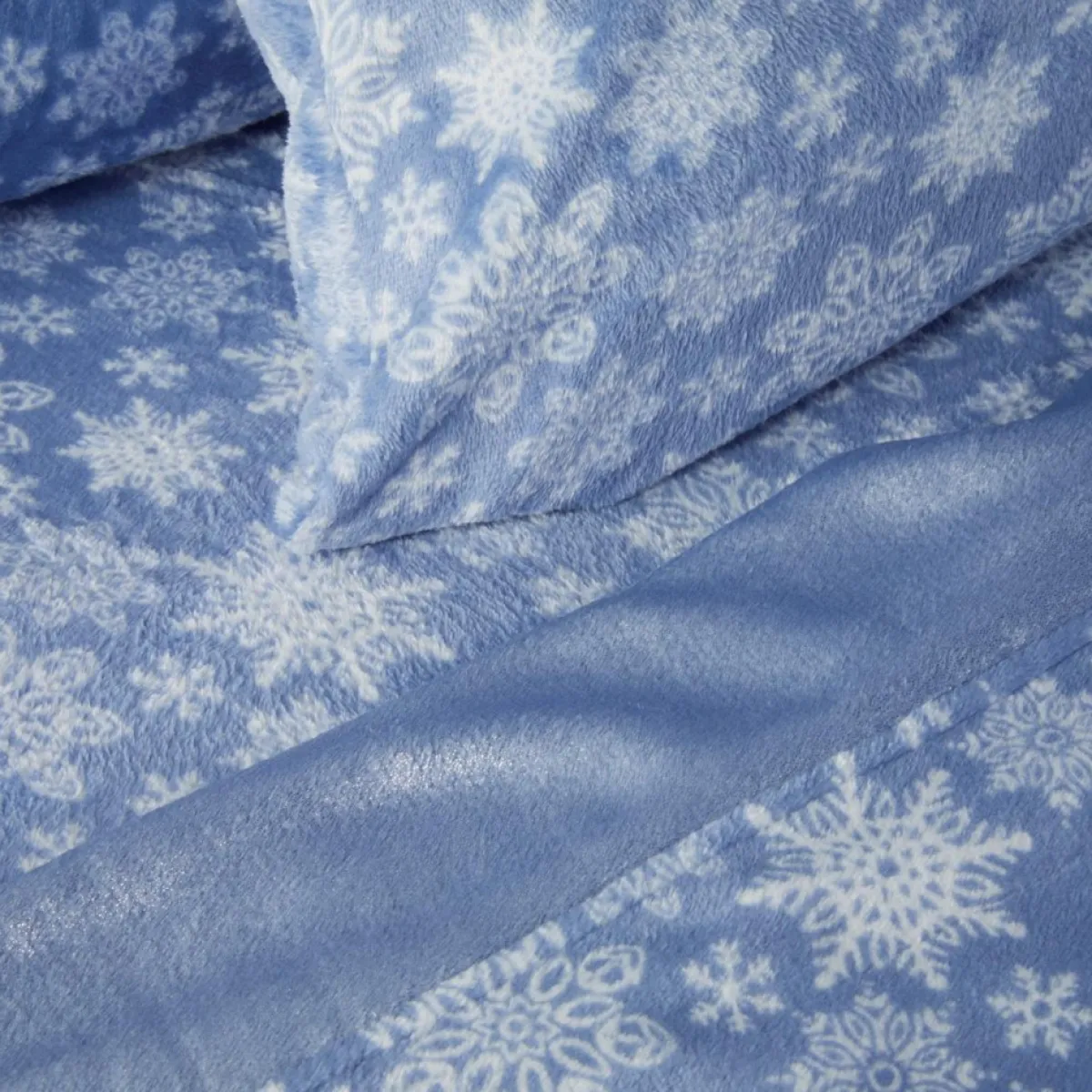 warm__cozy_glitter_hem_plush_sheet_set_with_extra_pillowcases_4.webp Warm & Cozy Holiday Textiles | Glitter Hem Plush Sheet Set With Extra Pillowcases